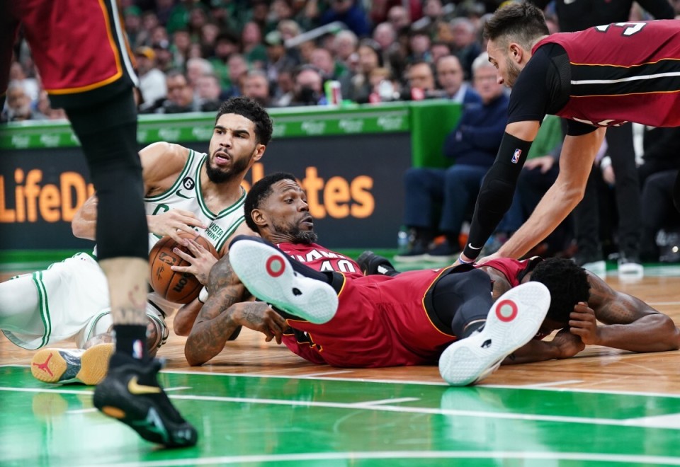 塔图姆迎来五赛季高光表现，TES球迷沸腾！的简单介绍