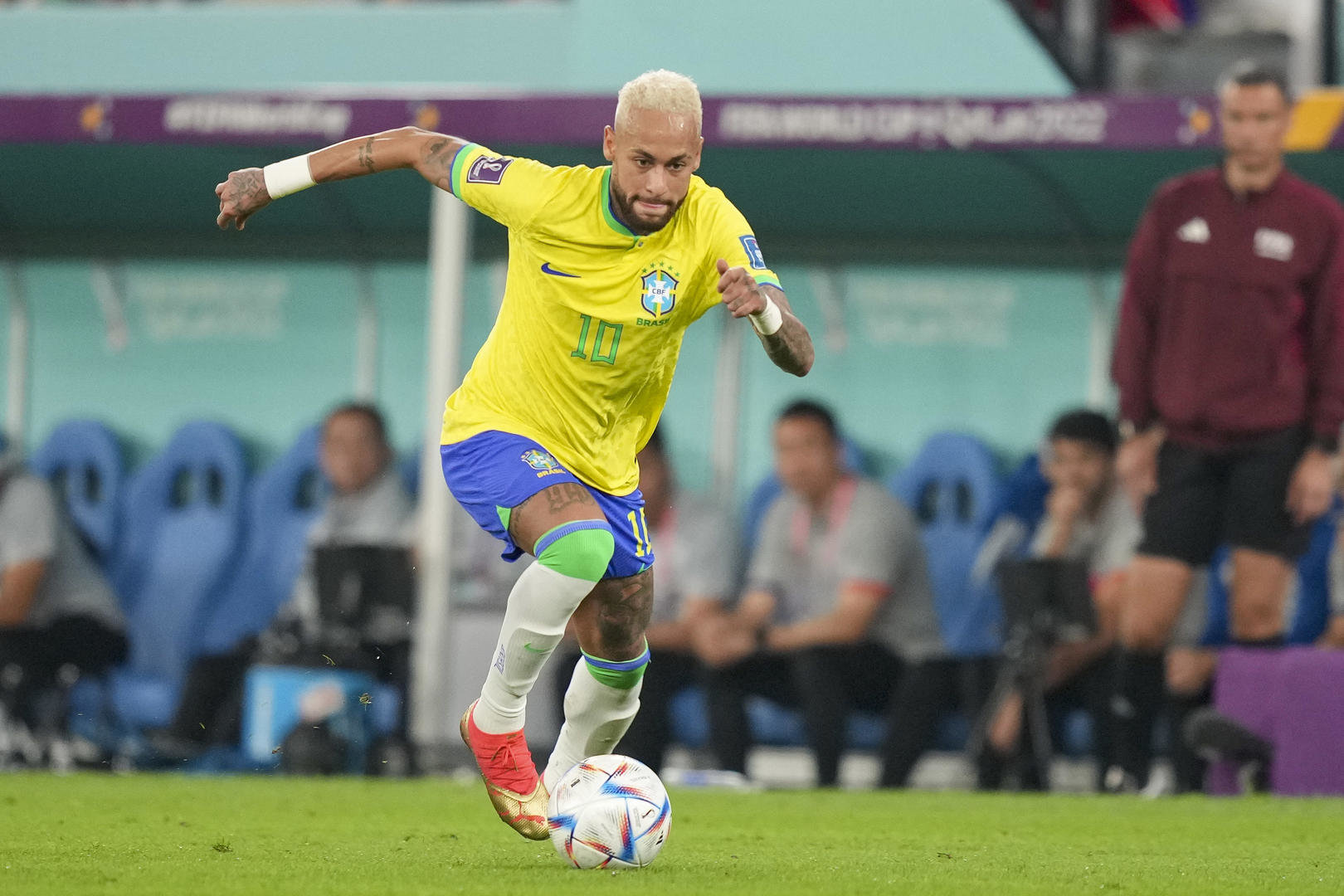 内马尔在美国队比赛中比赛规则变更，比赛规则变更引发热议！